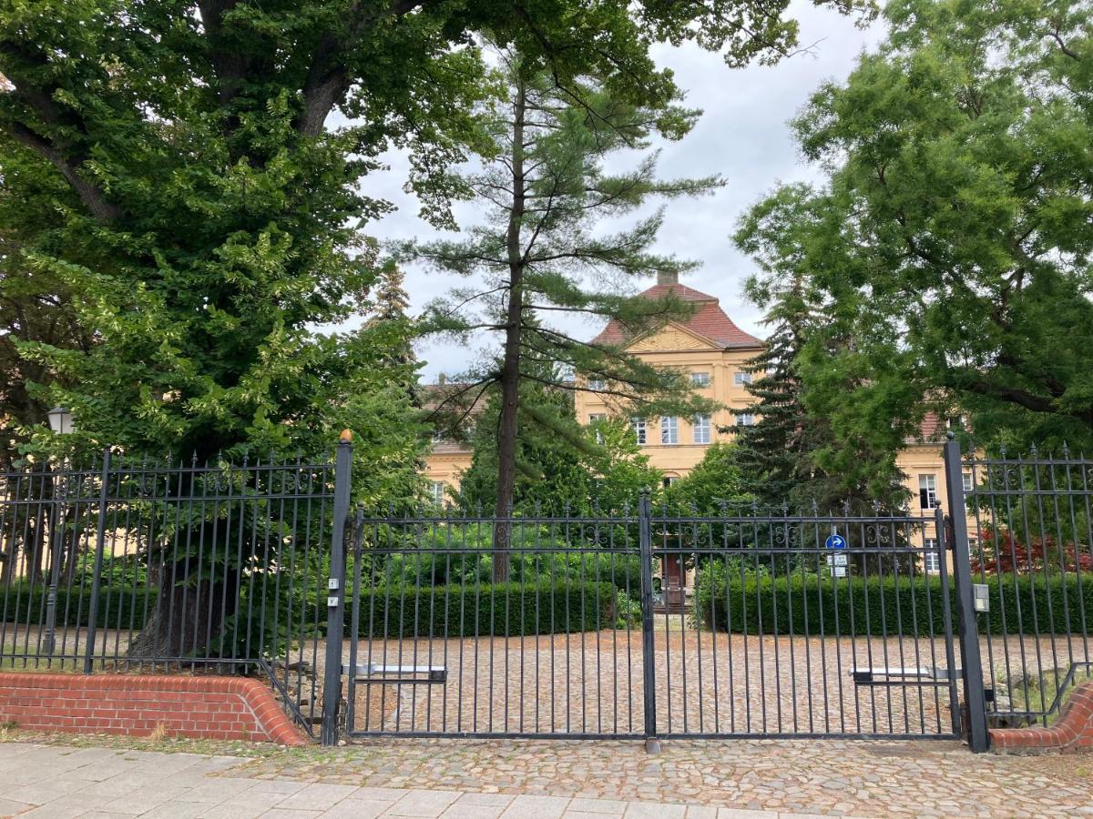 "Ferienwohnung Am Schloss" - Ferienwohnung Mit Blick Auf Das Barbyer Schloss, 5 Gehminuten Bis Zur Elbe Εξωτερικό φωτογραφία